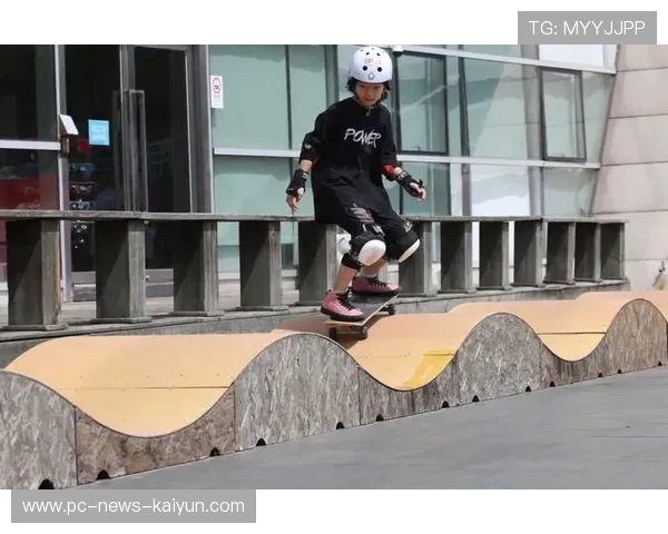 极限运动:滑板与BMX赛场年轻选手表现抢眼,极限滑板冠军 极限运动:滑板与BMX赛场年轻选手表现抢眼,极限滑板冠军