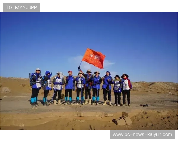 敦煌跑越野赛冠军终点冲刺让人心潮澎湃